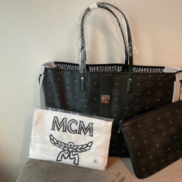 NWT XL Black MCM Tote - Picture 1 of 12